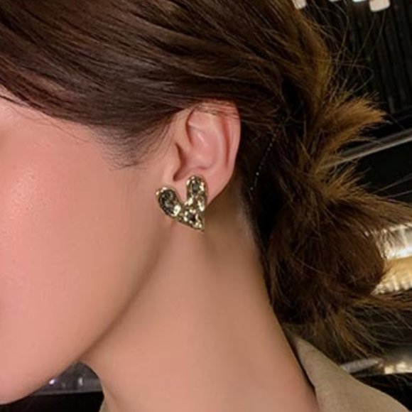 Anthropologie "Lila" Gold Heart Earrings - Picture 4 of 4